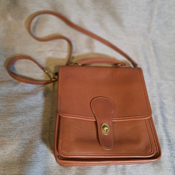 VTG 90s COACH Station Bag British Tan Glove Tanned Leather Crossbody 1530 USA - Picture 1 of 11
